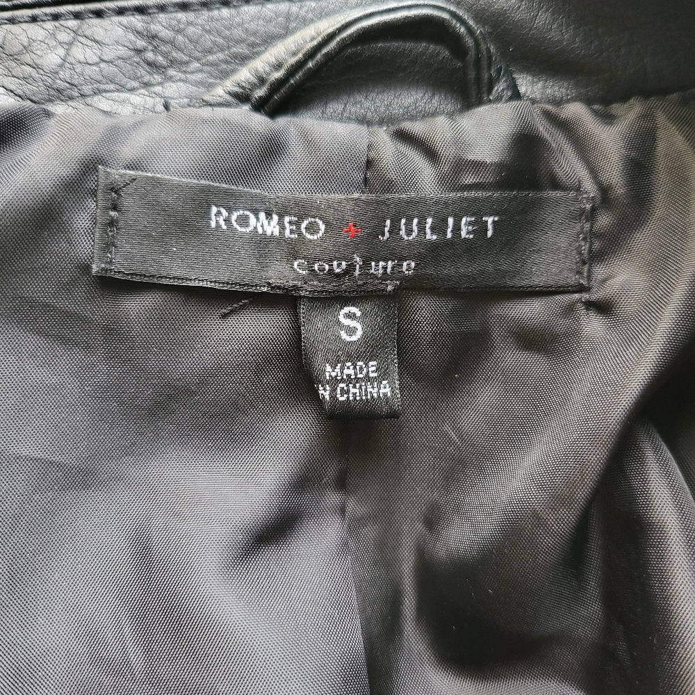 Woman's jacket - Picture 7 of 8